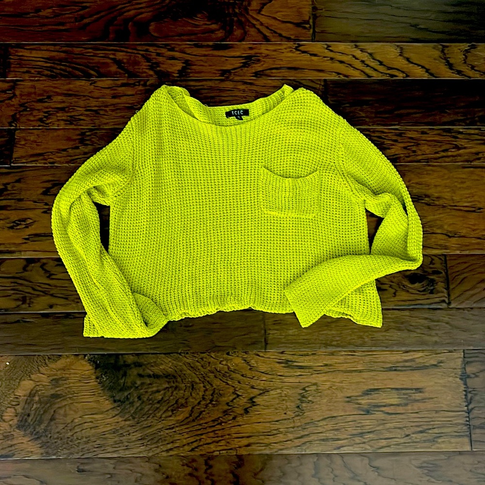 Bright green sweater size M